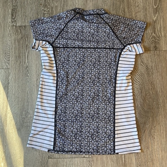 Patagonia Small Short Sleeve Micro Swell Rashguard swim top - Picture 5 of 5